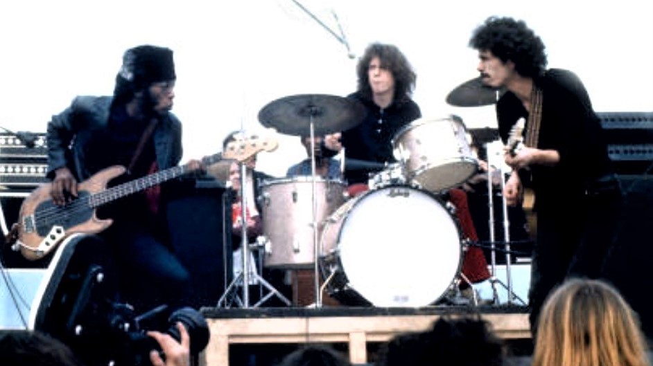 CARLOS SANTANA – Soul Sacrifice/Evil Ways (Woodstock). Yılan Saplı Gitar.